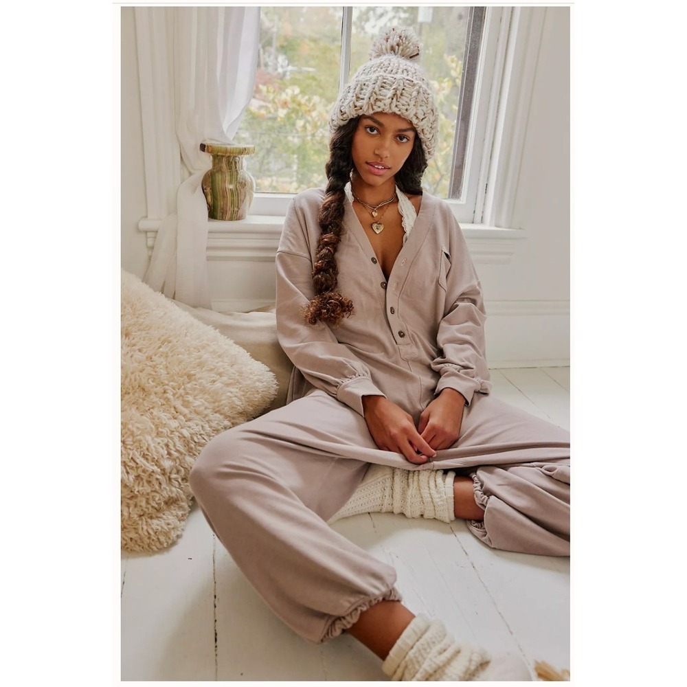 Free People Don't Wait Up Onesie Jumpsuit Women Small Mauve Henley Lounge Romper
